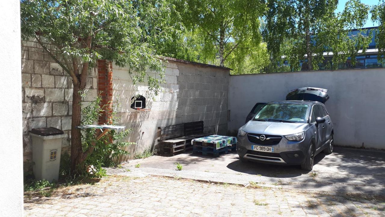 F4 Dans Maison Au Calme Pres Du Centre De Chalons En Champagne Exterior photo