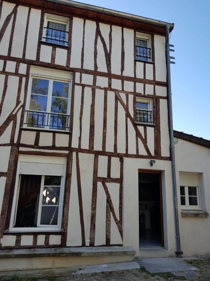 F4 Dans Maison Au Calme Pres Du Centre De Chalons En Champagne Exterior photo