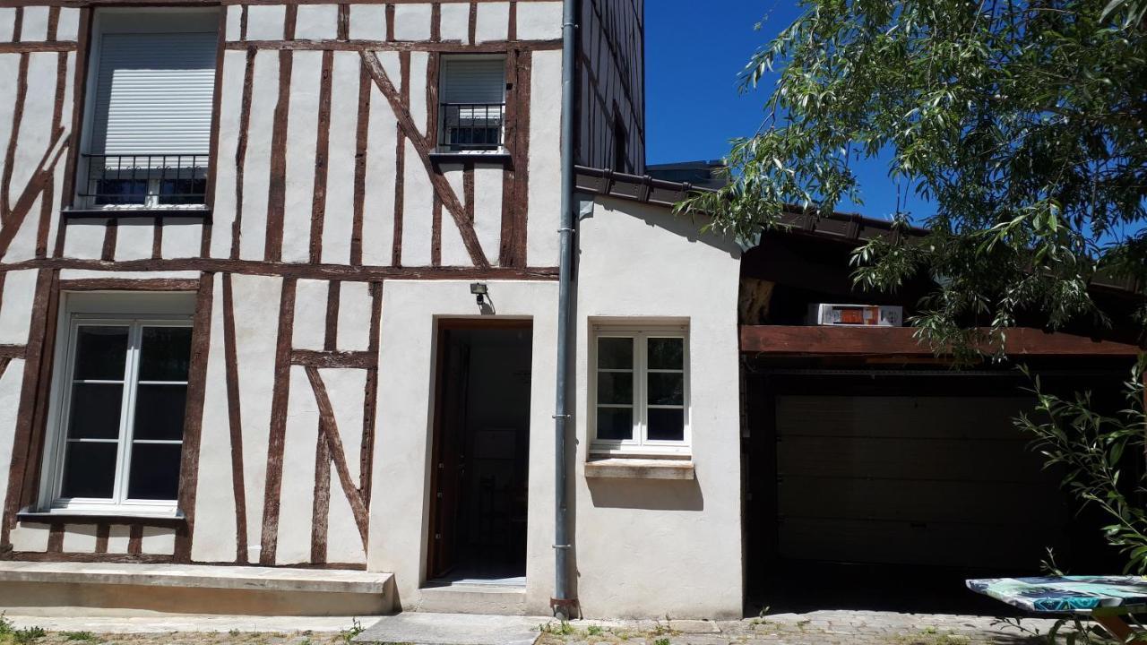F4 Dans Maison Au Calme Pres Du Centre De Chalons En Champagne Exterior photo